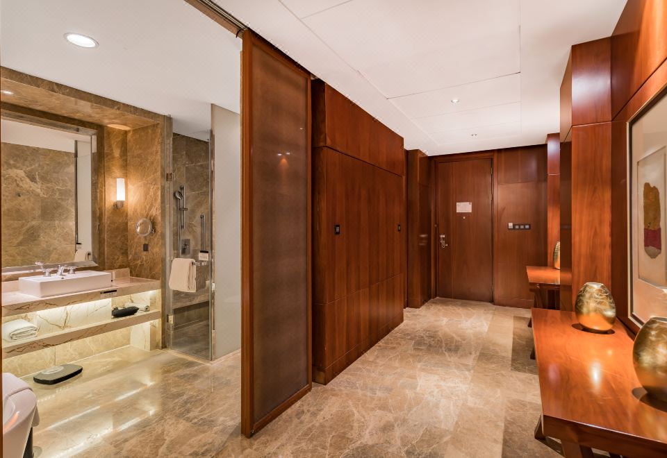 度假尊享大床房（全景明窗+会客沙发+私享熨烫机）