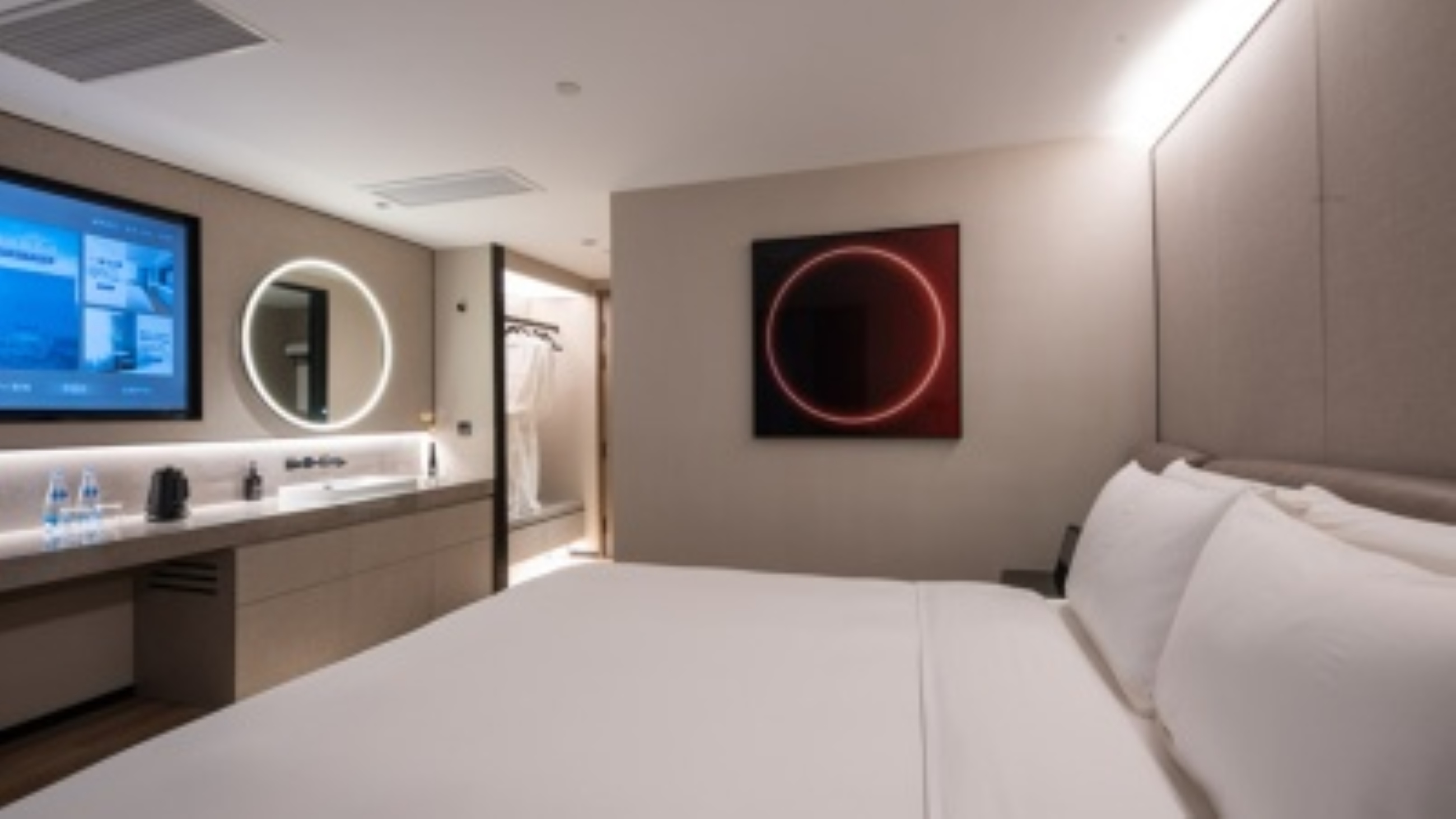 商务大床房（智能客控+冰箱minibar+手机投屏）