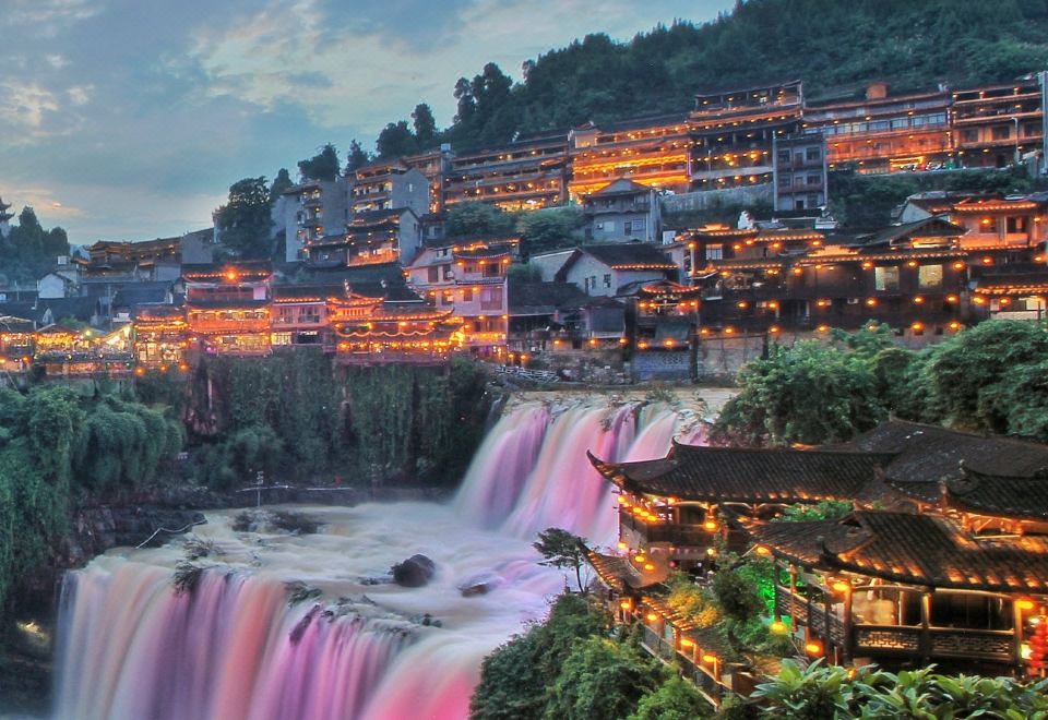 Tuwang Palace Babutang (Furongzhen Waterfall Branch) Waterfall-view Double Room (Nearby river)