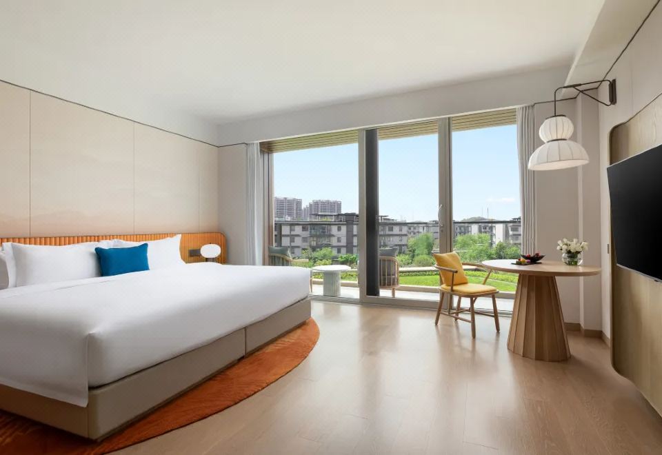 VR特色高级大床房-带阳台（沉浸式VR观影+沉浸游戏）