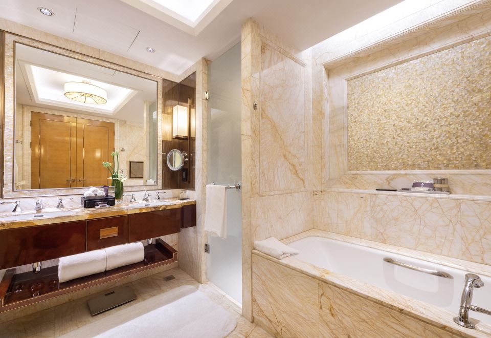 The Ritz-Carlton ChengduExceptional Executive Double Bed Room
