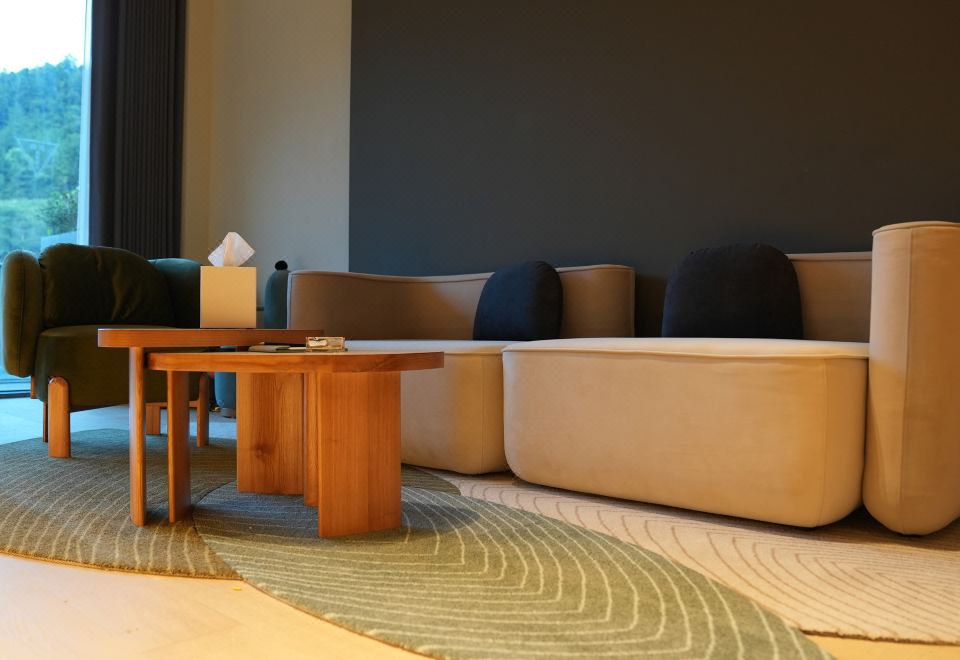 Deluxe Loft Suite