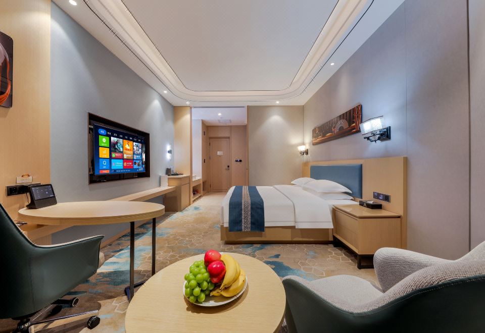 Deluxe Queen Room