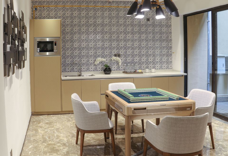 Wyndham Grand Plaza Royale Jinlin LijiangSichuan - Style Elegant Villa | Three - Bedroom King - Sized Bed Villa (Garden View + Mahjong Machine)