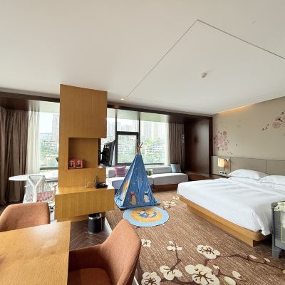 Family Friendly Panorama Room (Double Bed) (French Window, Mini Fridge) 貴陽希爾頓花園酒店優惠