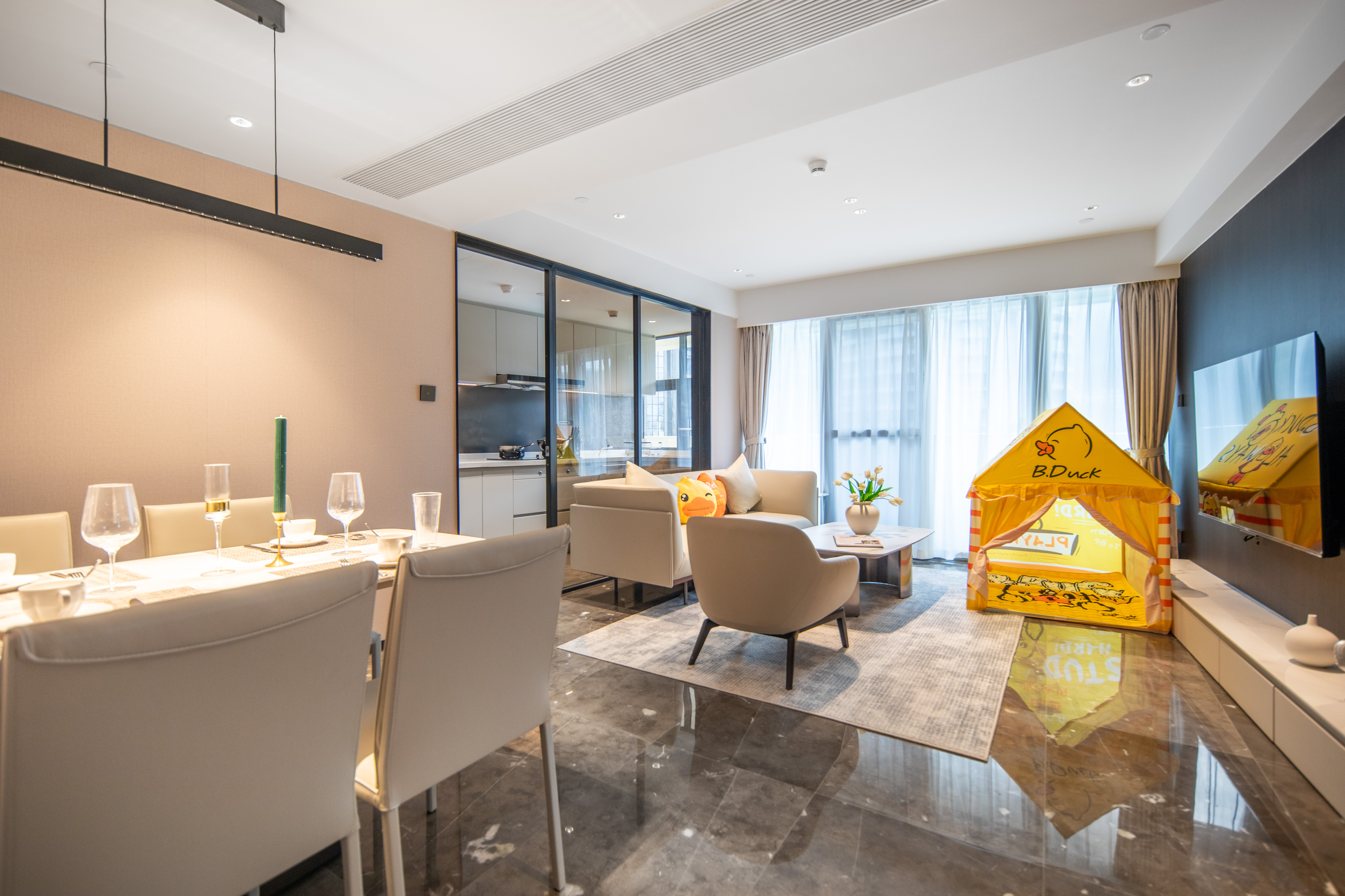 小黃鴨萌趣親子房