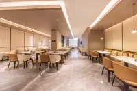 Anshan Station People's Park Atour Hotel