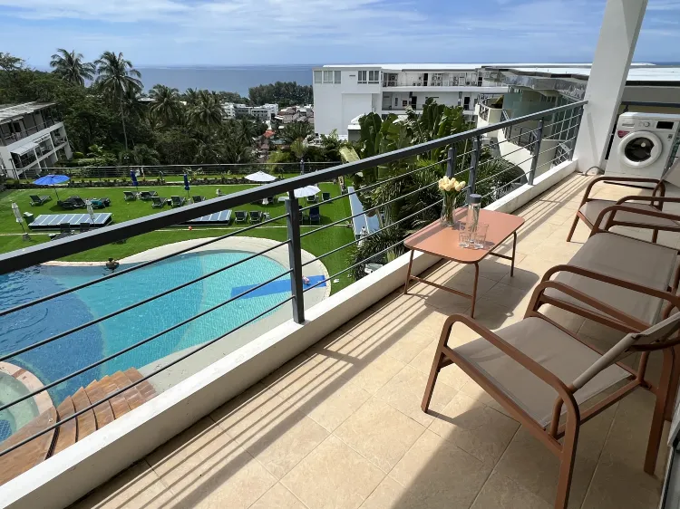 Premium 2 Bed Apartment With Large Balcony Pool & Sea View