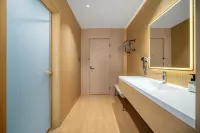Qinyuan Tianya Haijiao Hotel