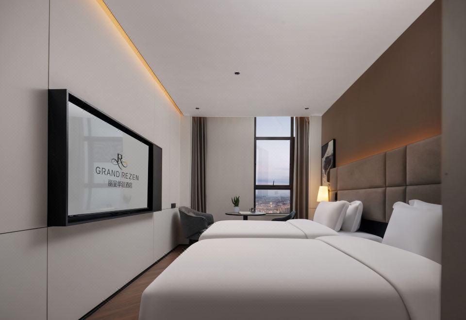 Deluxe 2-bed Room