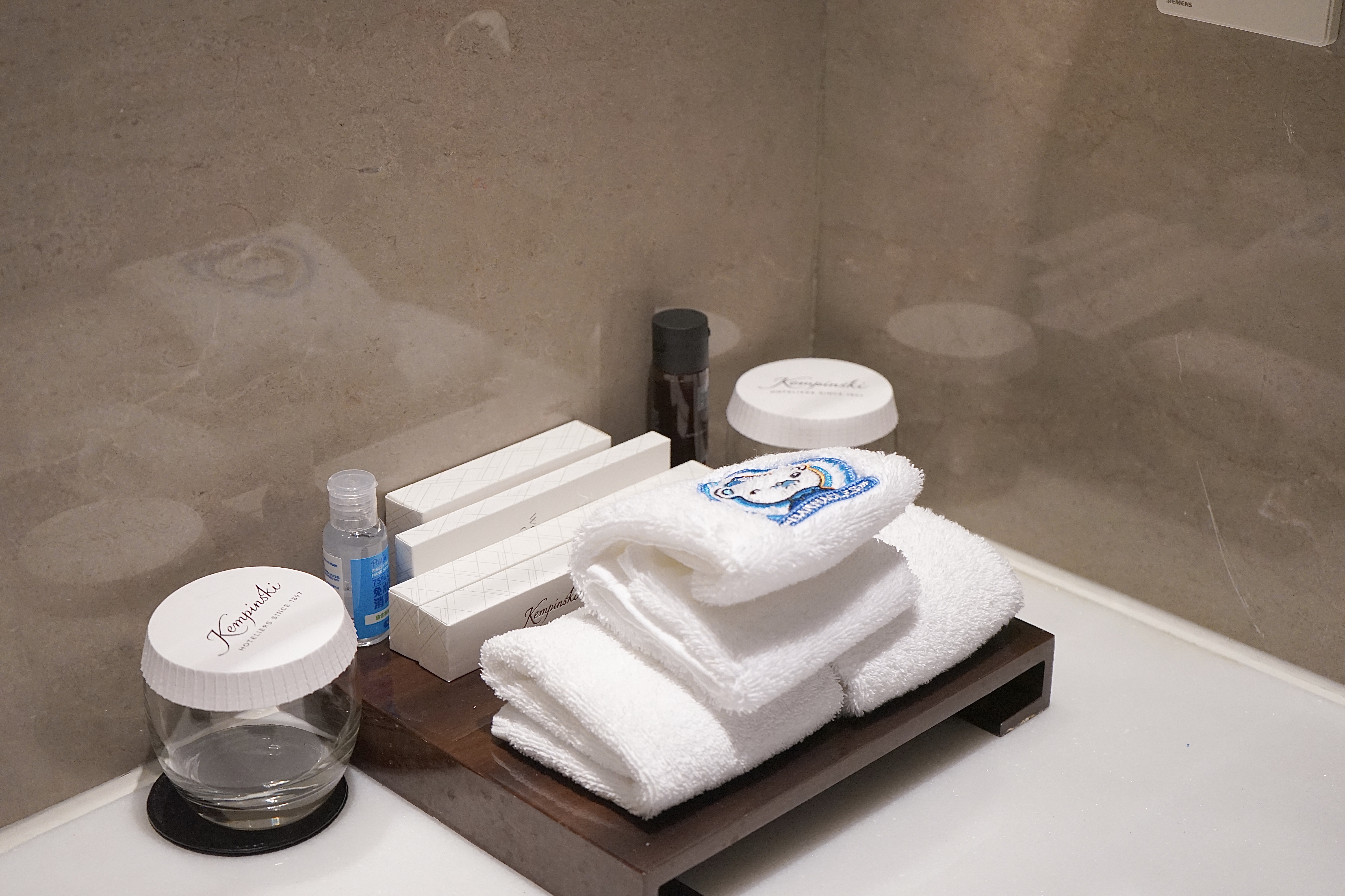 海底小纵队主题豪华湖景大床房