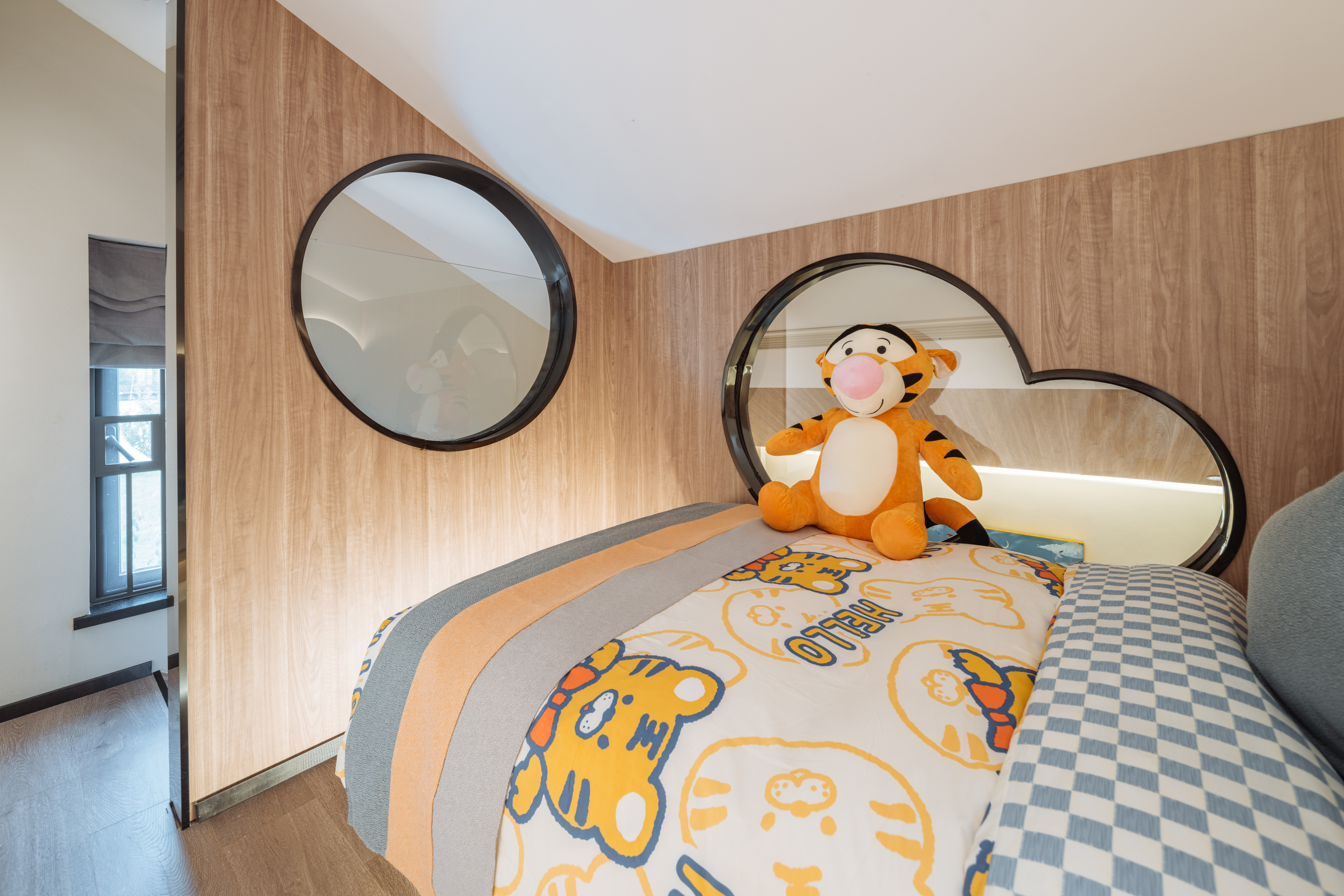 度假别墅包层（远观山景+大草坪+户外帐篷+超大落地窗+品茶+智能客控）