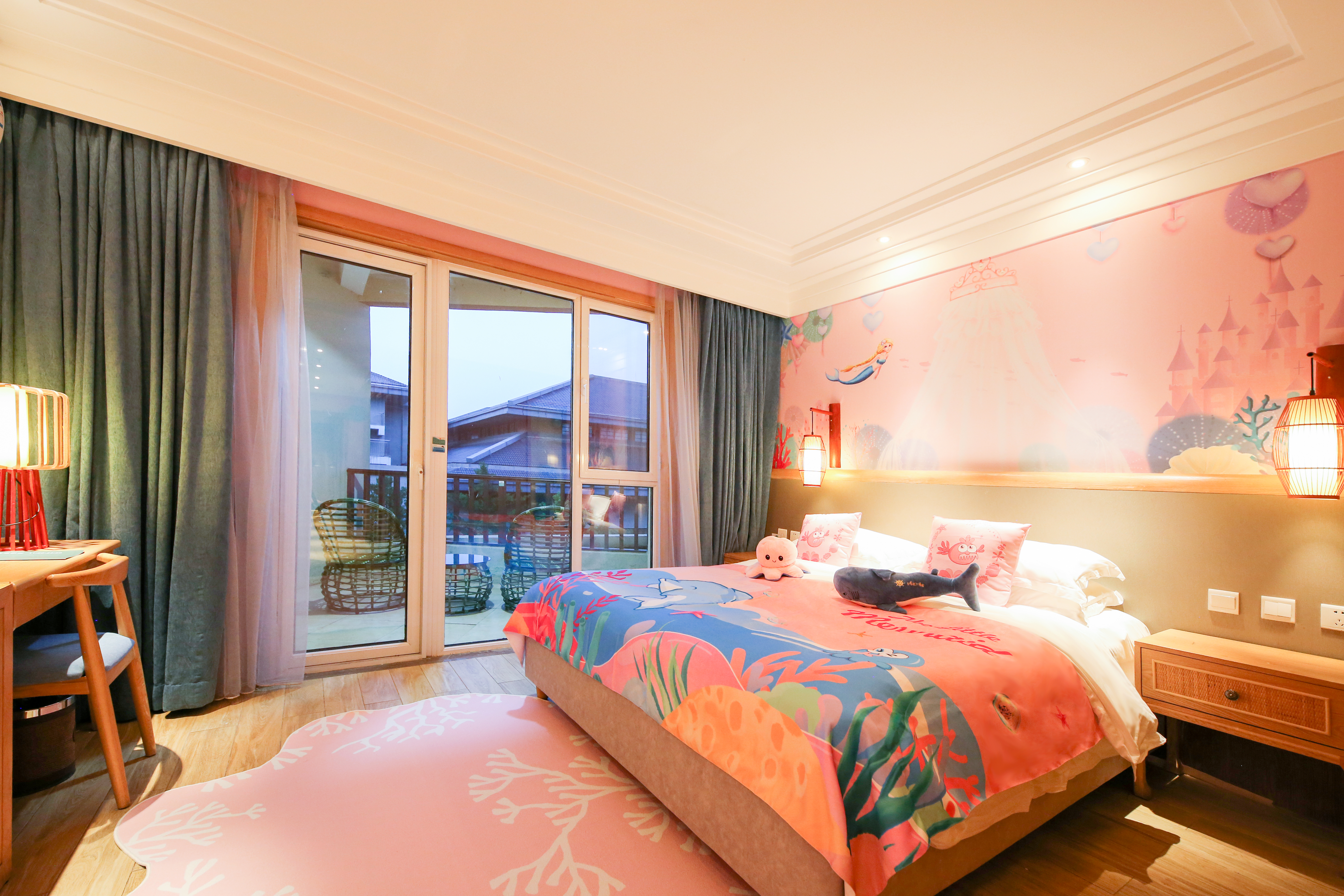 海洋主题园景公寓大床房