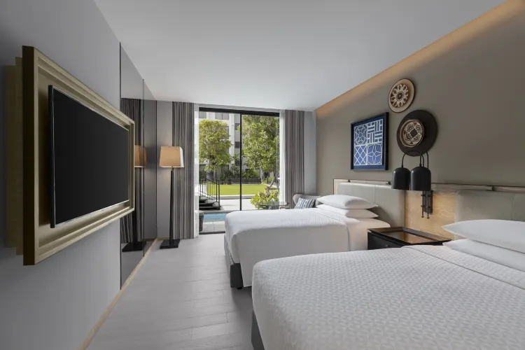 ห้องติดสระว่ายน้ำ เตียงคู่