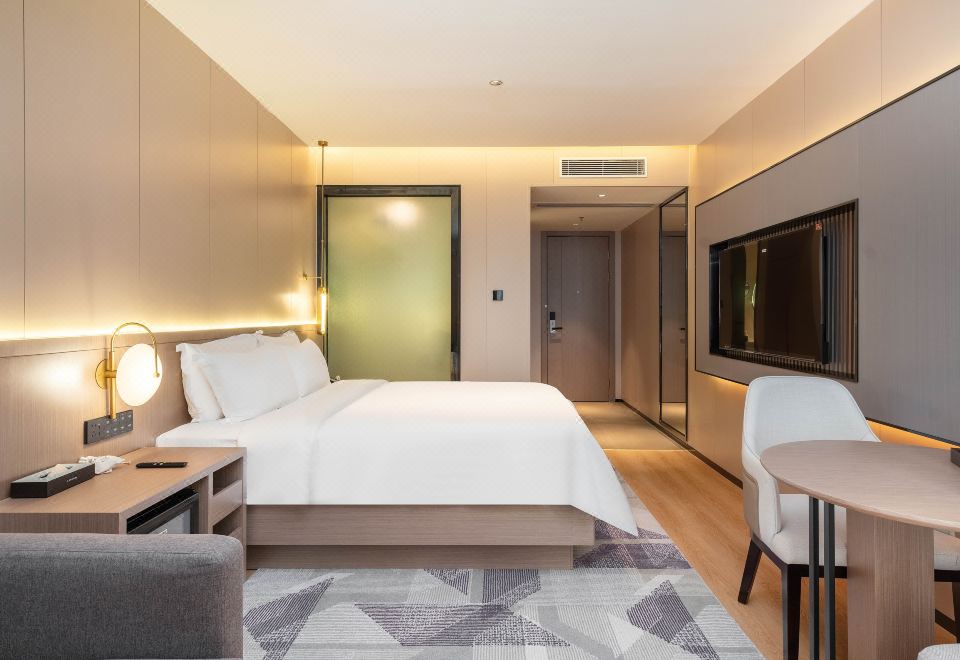 行政大床房（舒適沙發+慕斯床墊+零壓枕頭+mini吧）