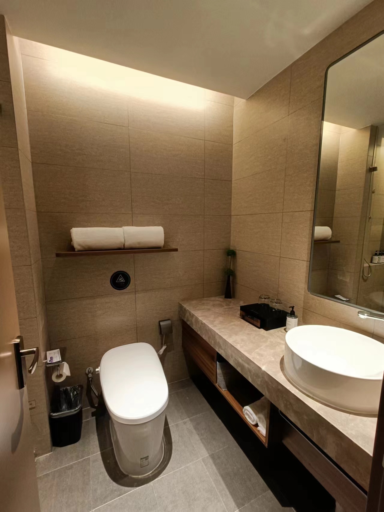 高级大床房（暖气开放）