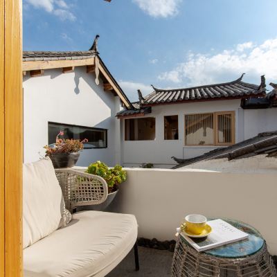 葉醒春|與光-複式陽台大床房 麗江雲見棲舍客棧優惠