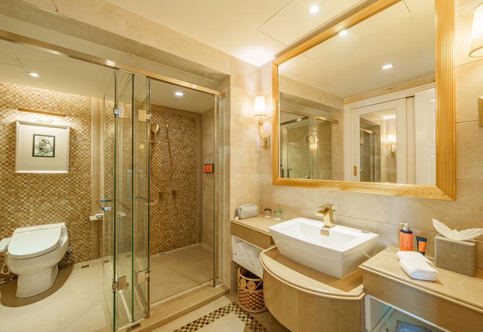 貴賓樓豪華海景大床房（觀港珠澳大橋+觀海上日出）