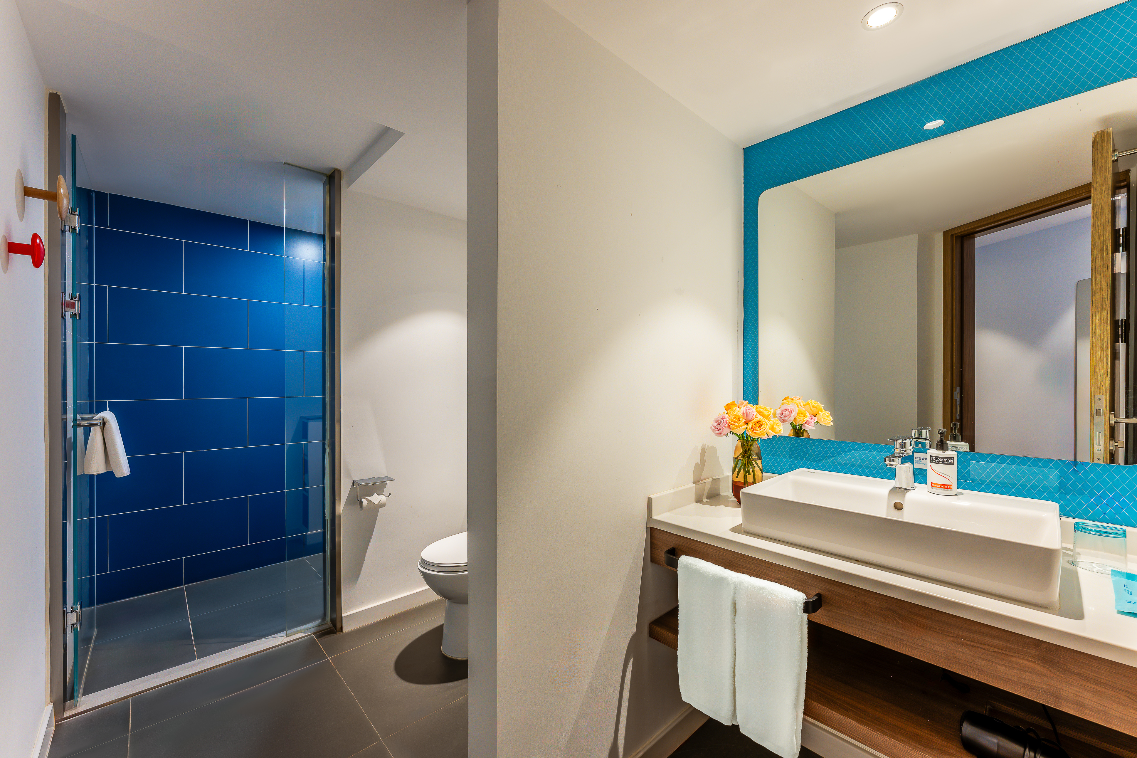 商务行政大套房[一室一厅超大空间]