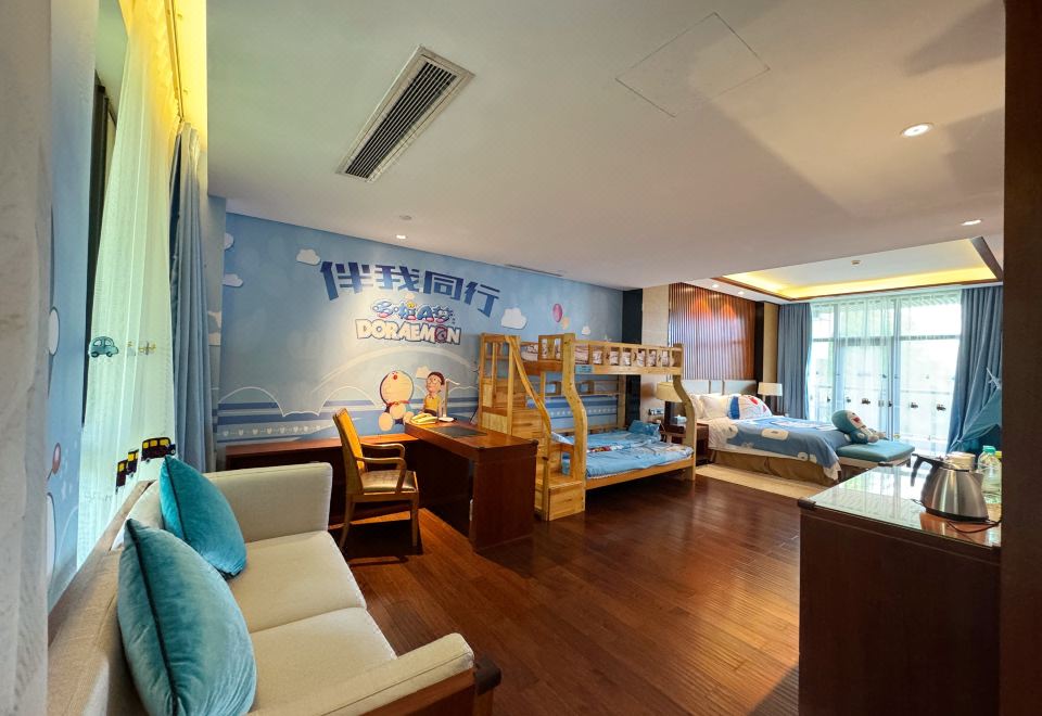 Narada Qiandao Lake ResortLake View King Size Bed, Family Room, High-low Bed