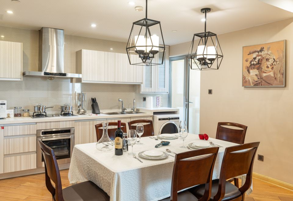 標準二室套房（洗烘一體機+衞洗麗+浴缸）