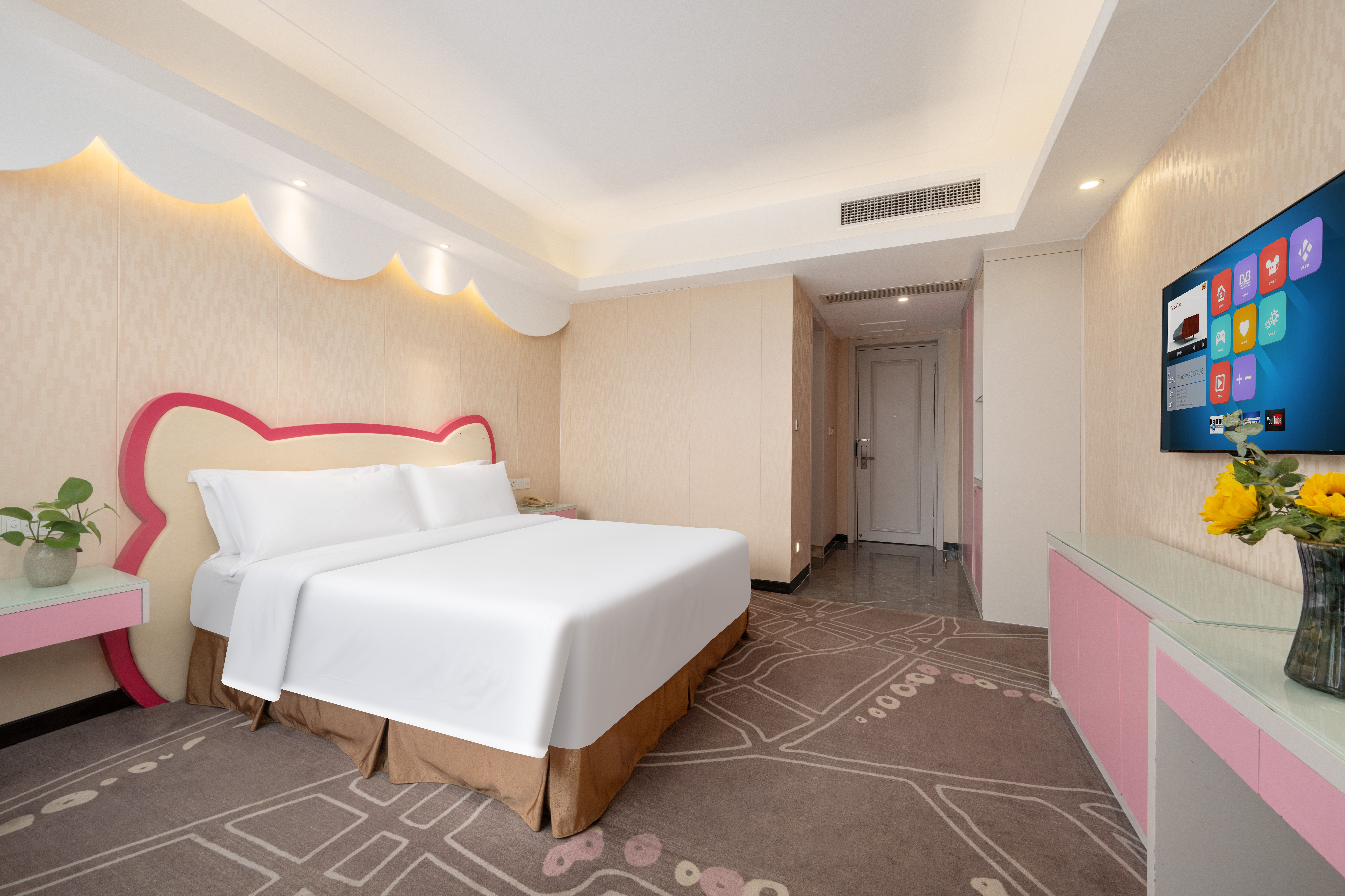 粉色主题大床房（雅致办公+粉梦空间+温馨满屋）