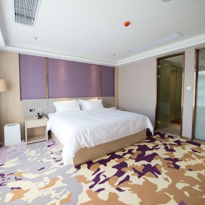 豪華套房（一次性浴缸套+舒適沙發+小型會議） 麗楓酒店（汕頭高鐵站紫雲心語店）優惠