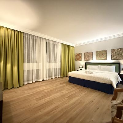 豪華特大床房 超級 OYO 89604 城市家庭青年旅館優惠