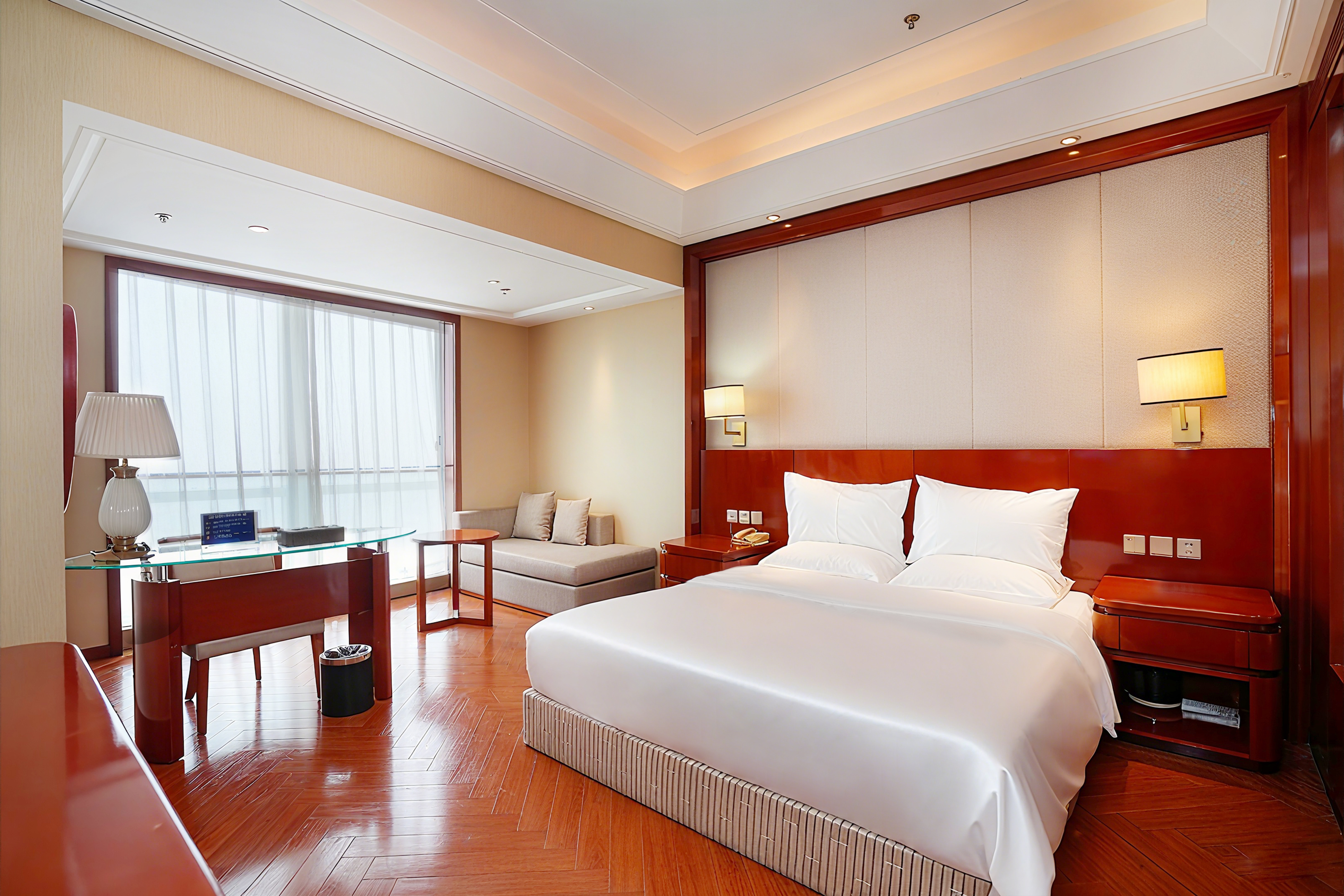 高级大床房+55寸投屏电视