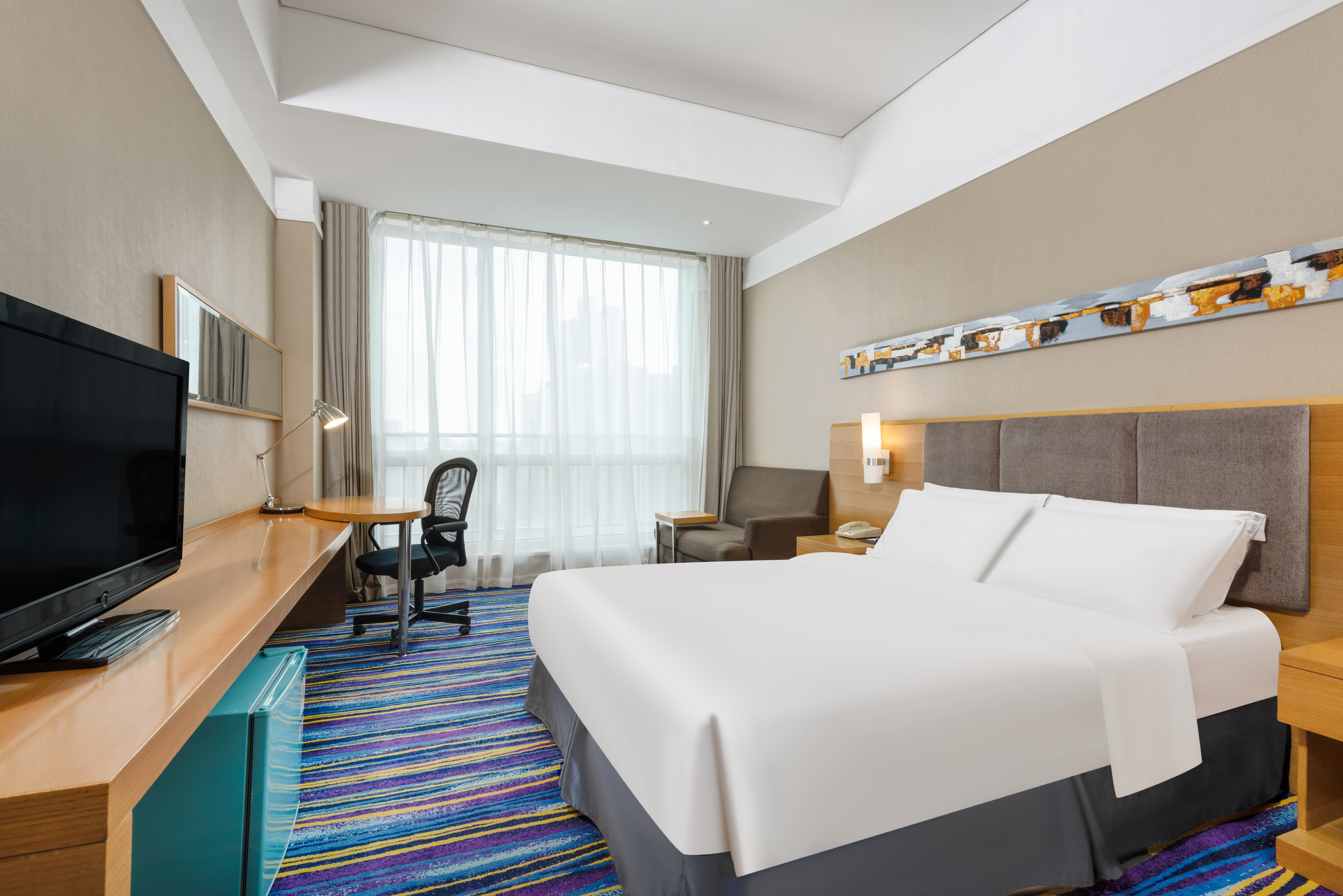 高级房 大床 城市景观