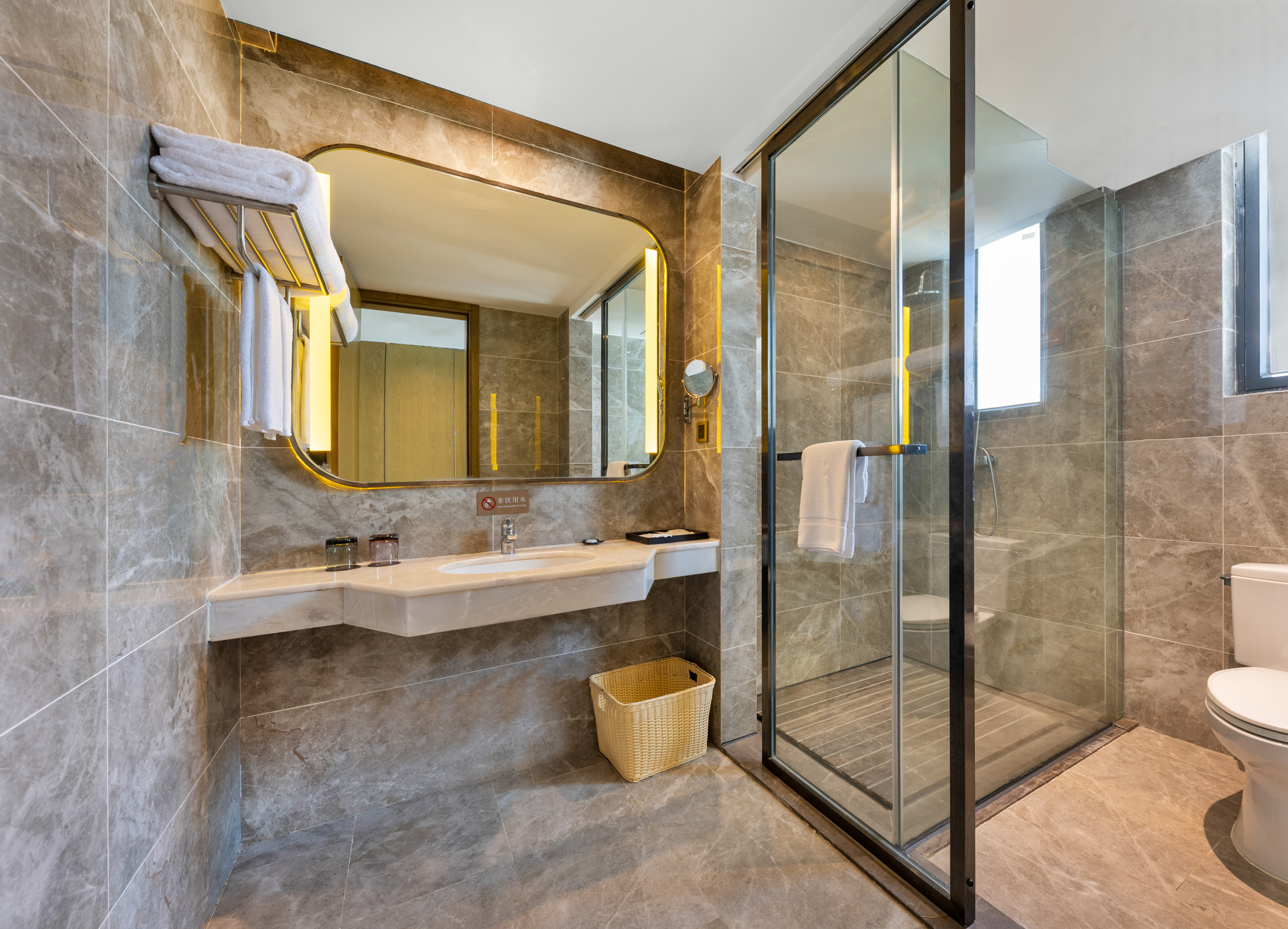 海天豪华双卧海景套房