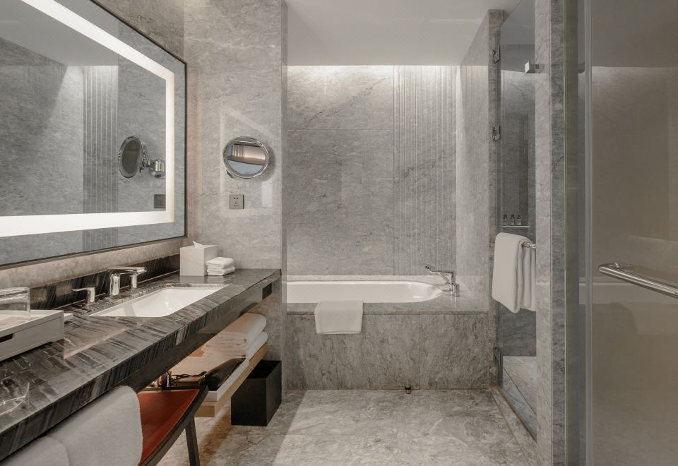 Suning Galaxy International Hotel Xuzhou1 King Bed Lake View Premium