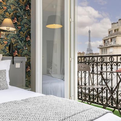 Double Room With Balcony And View Eiffel Tower