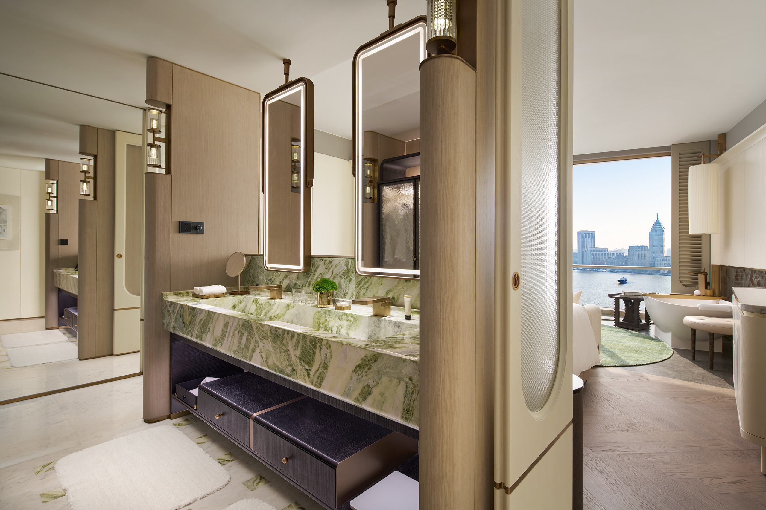 外滩景观豪华大床房