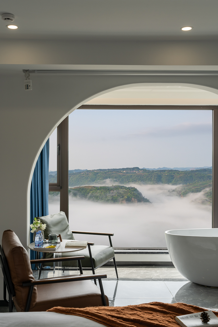 Ins风·云海山景大床房