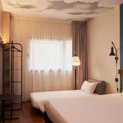 雙人床房（帶一張加床） 馬德里巴拉哈斯機場宜必思酒店優惠