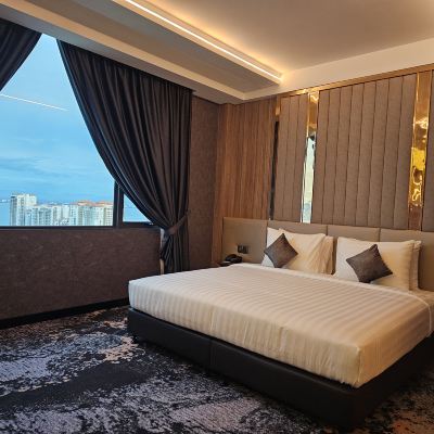 Sky Suite Katil Saiz King Kupon Hompton by the Beach Penang (PenangFightCovid-19 Certified)