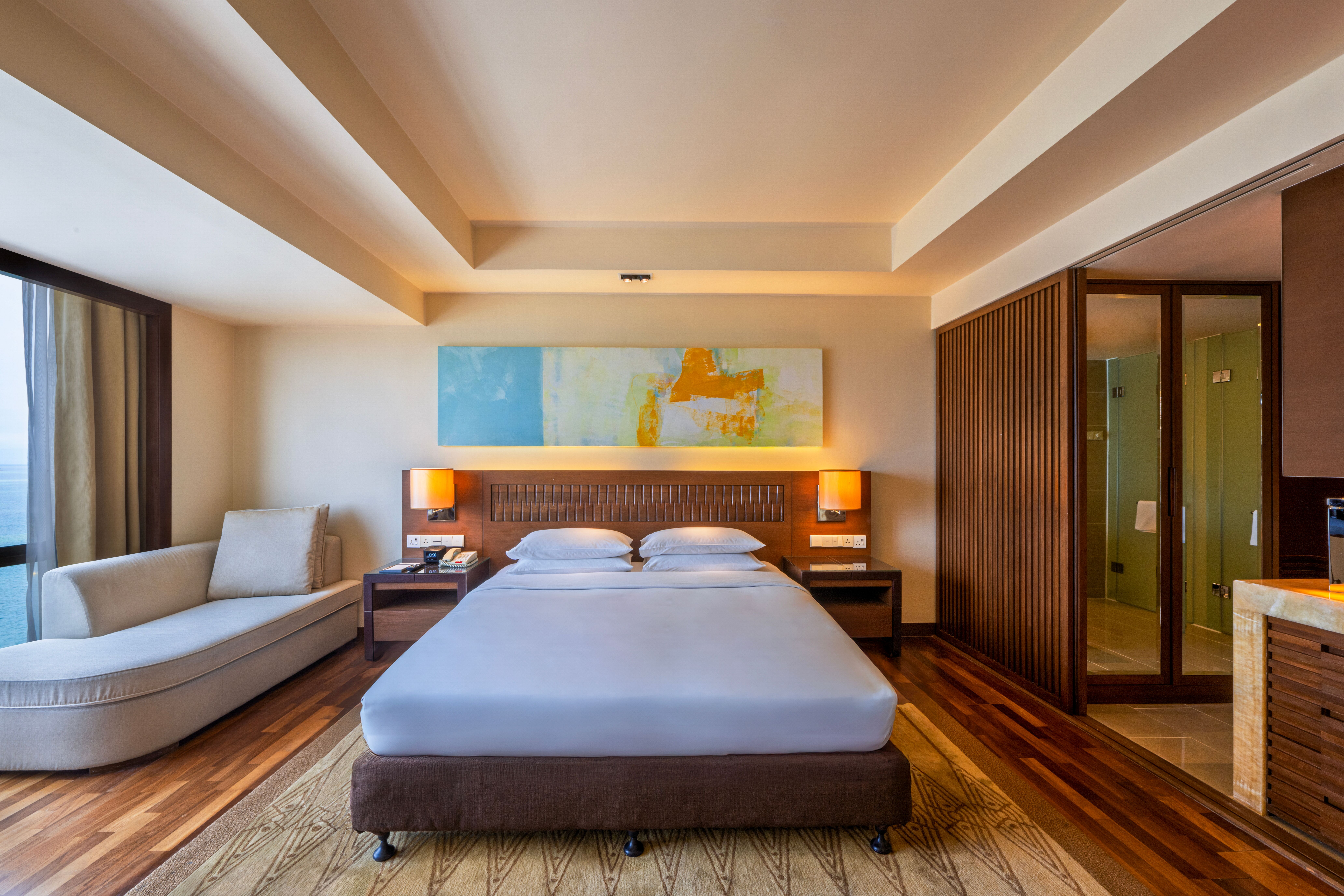 海景俱乐部特大床房