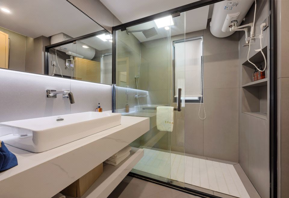 城景大床房（惬意烟火城景+定制静眠床品+智能马桶）