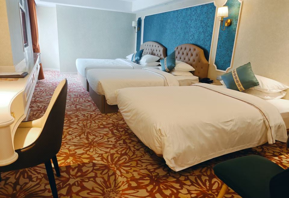 翠乐房欢聚三床房