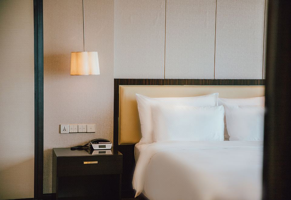 郡雅行政大床房（高层景观?欢乐时光）