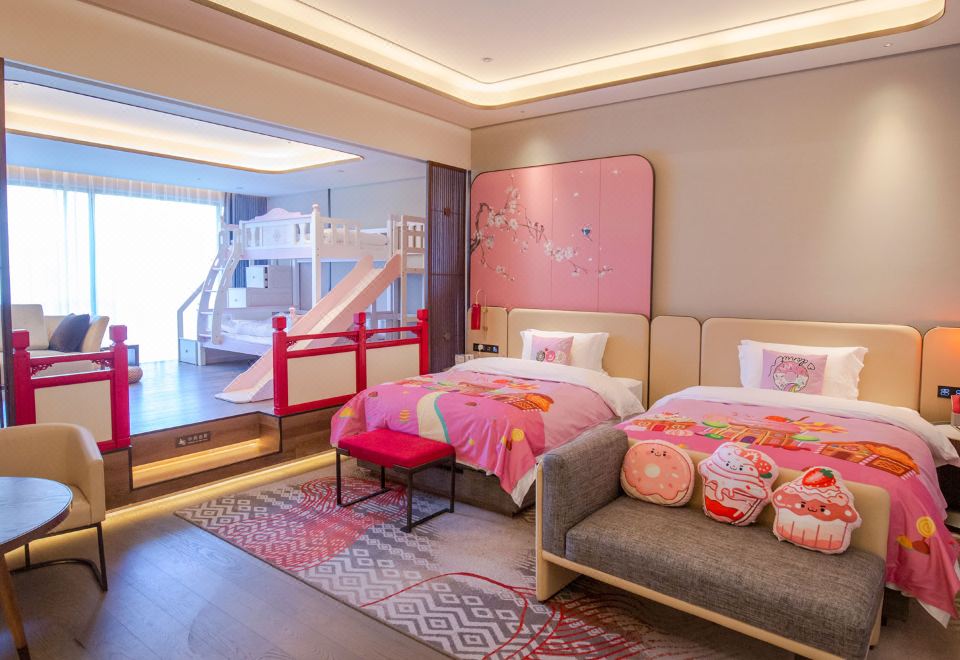 行政温泉亲子四床房（带上下铺）