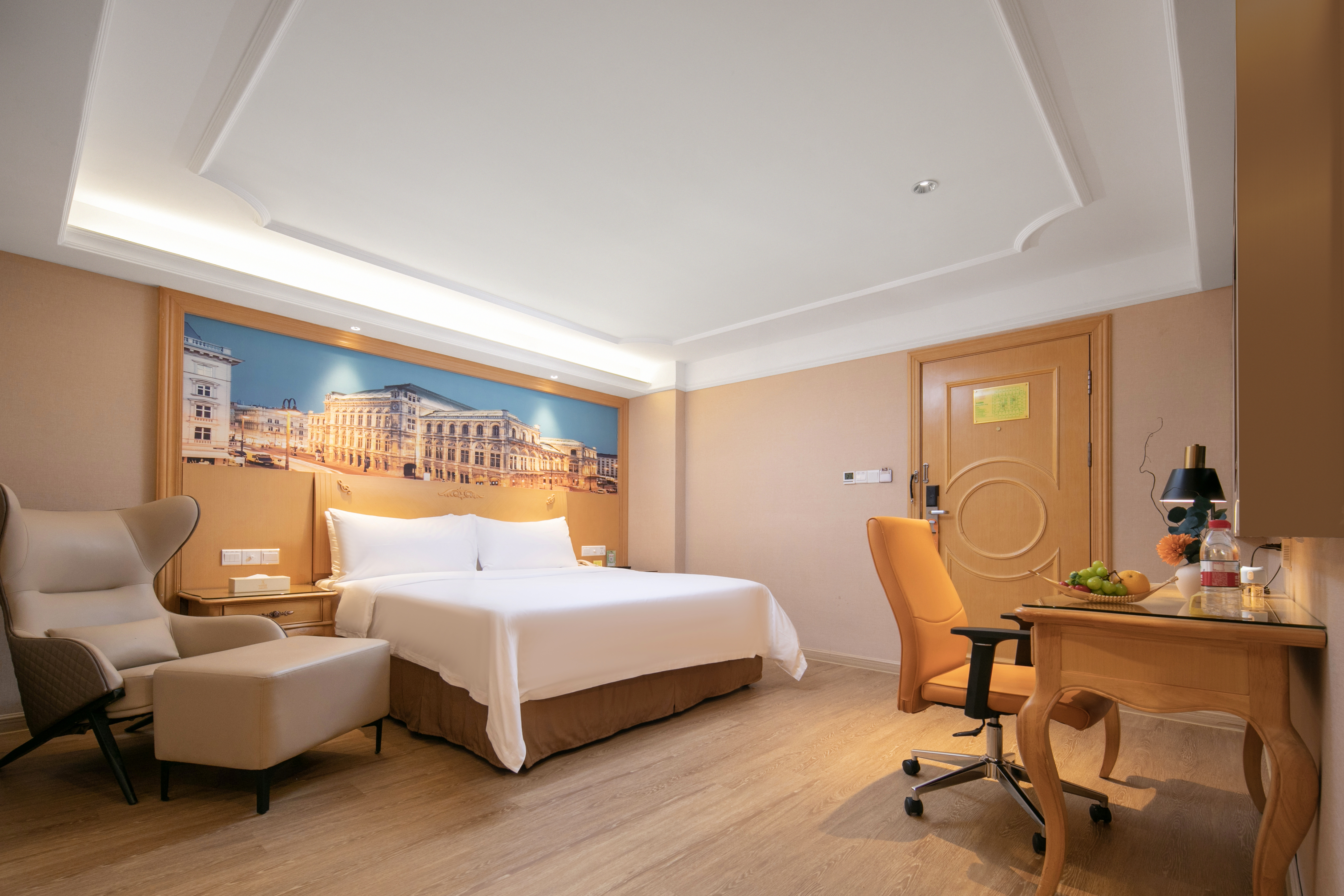 Vienna International Hotel (Shenzhen Futianqu Jingtian)Standard Queen Room With Memory Foam Mattress