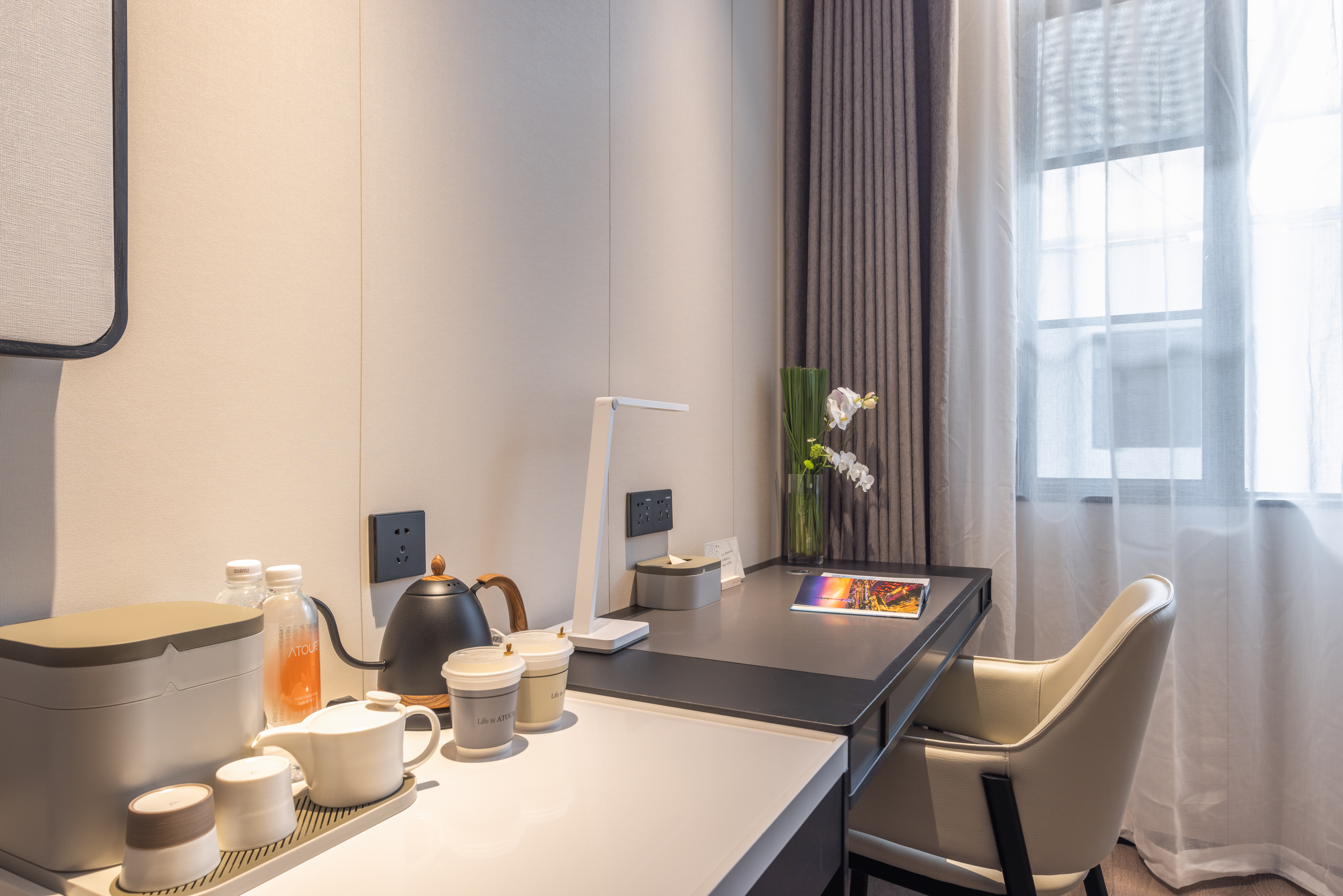 Guangzhou Panyu Chimelong Wanbo centre Atour X Hotel行政大床房（投屏电视+小冰箱）