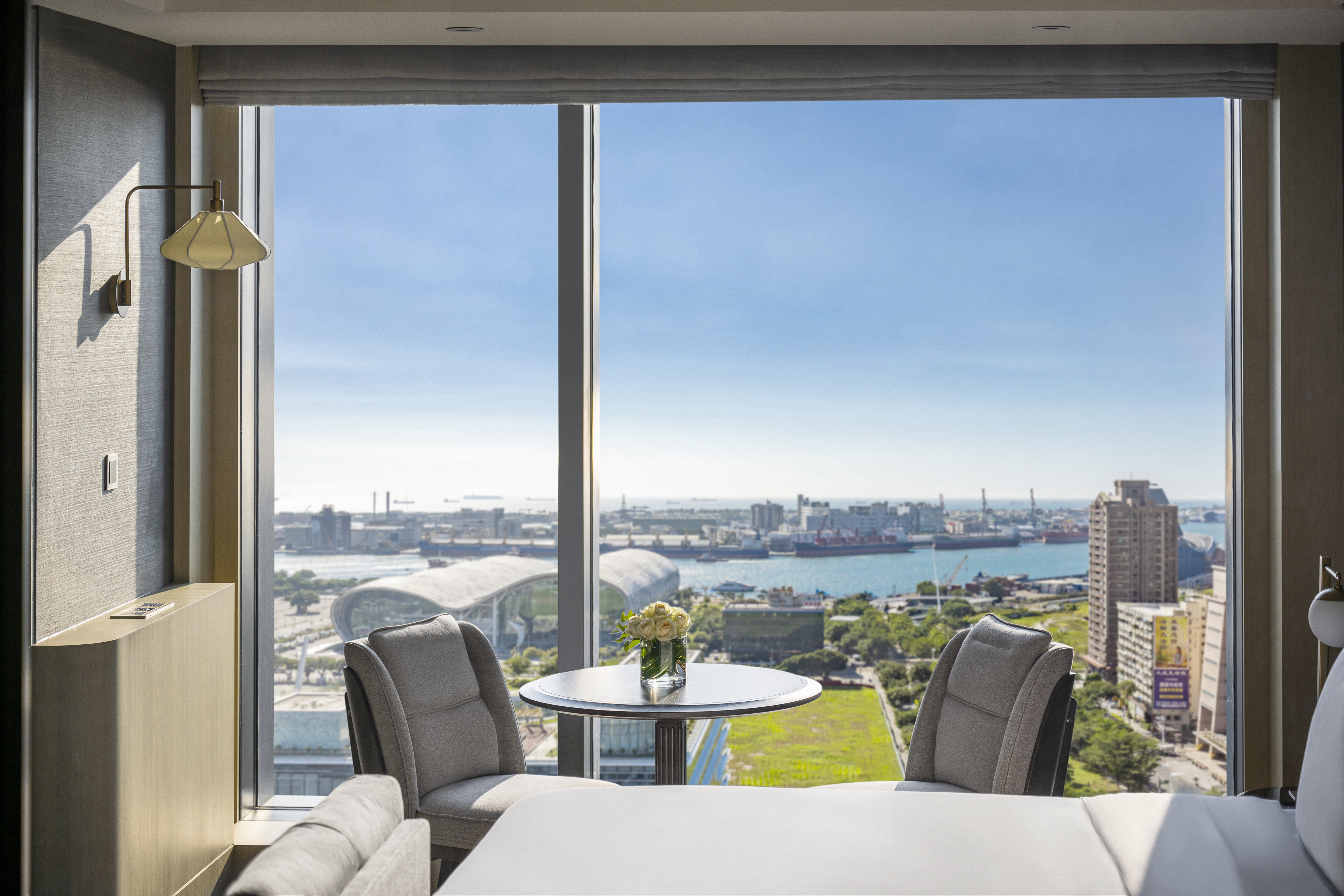 港湾海景高楼层豪华经典大床房