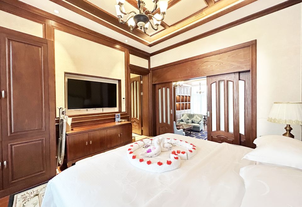 Baihualin Hot Spring Valley HotelYi Quan Shan Lu One-Bedroom Courtyard Hot Spring House With Outdoor Tub