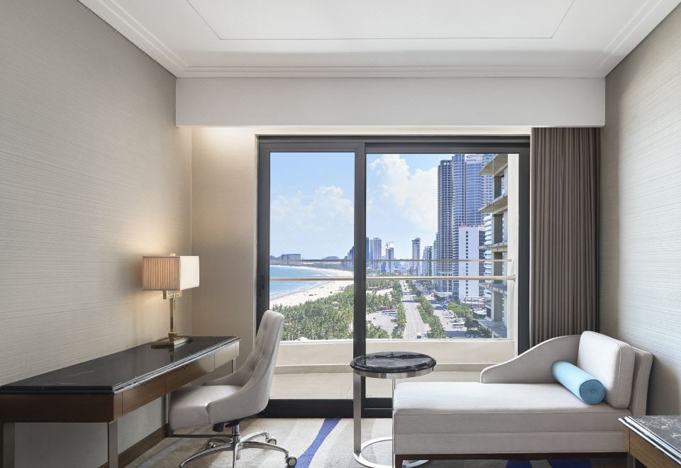 Four Points by Sheraton DanangDeluxe Twin, Partial Ocean View, Balcony, Bathtub