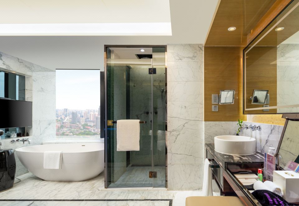 家庭全景套房【獨立客廳|超大床+單人床】