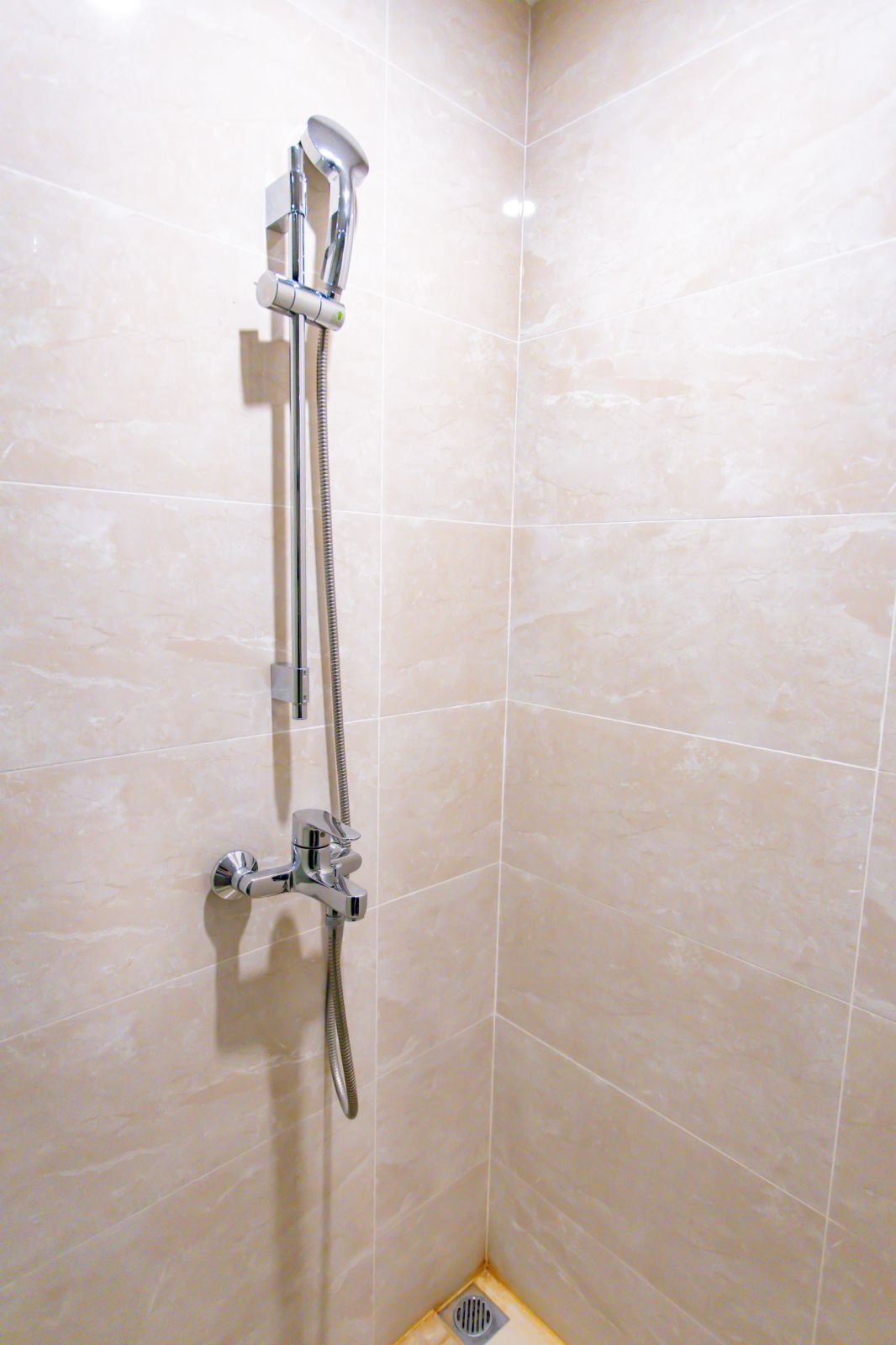 至尊湖景二室二衞套房A（阳台+冰箱+洗衣机+浴缸）