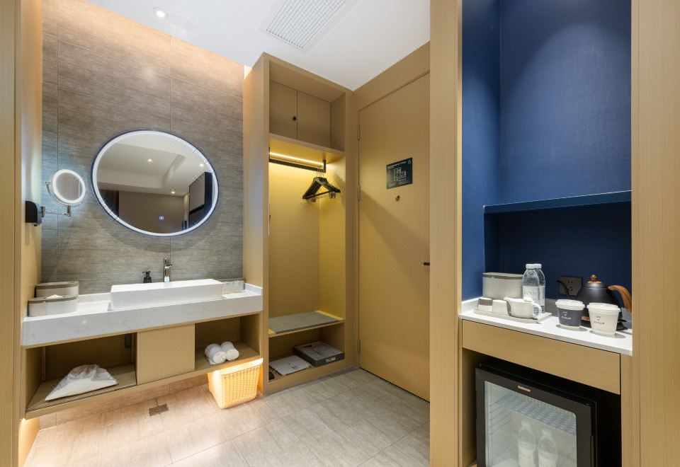 高級大床房（深睡床品+小冰箱+智能客控）